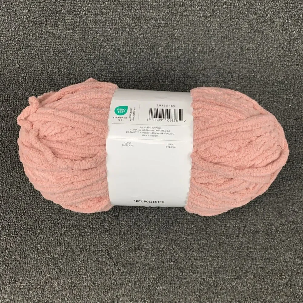 Big Twist Plush Dusty Rose Yarn 153yds 10.5oz Super Bulky (6) Skein Discontinued - Picture 5 of 6